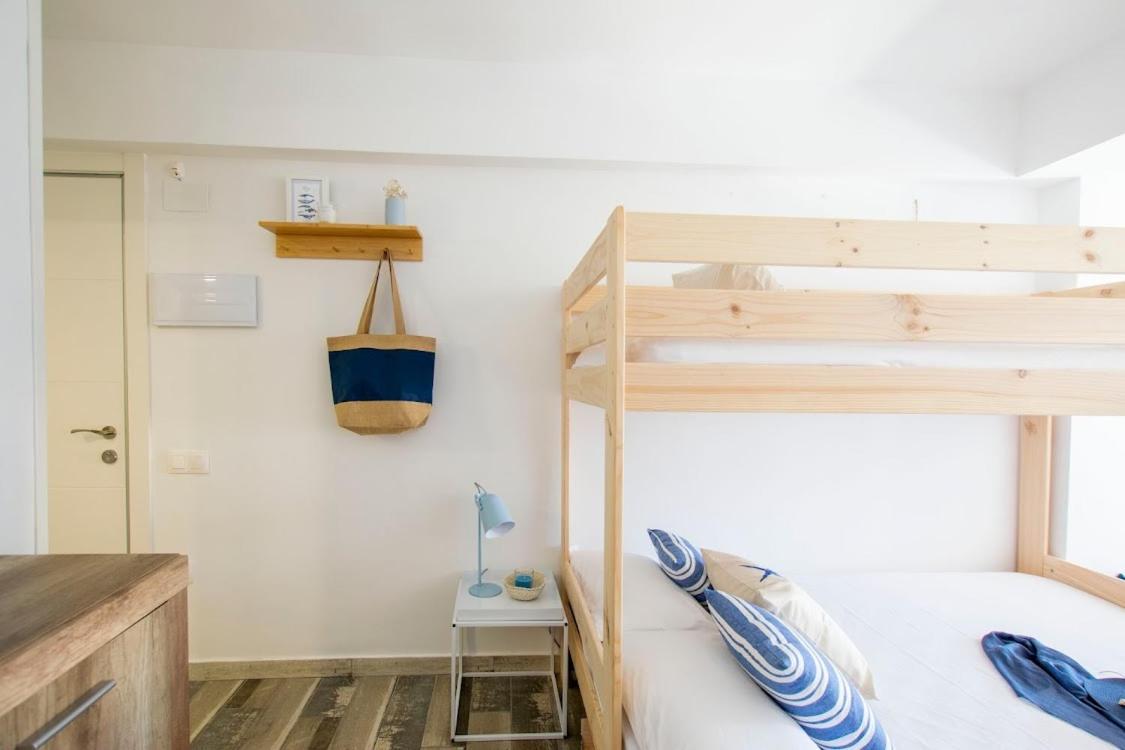 Apartbeach La Brisa Y Frente Playa La Pineda Bagian luar foto